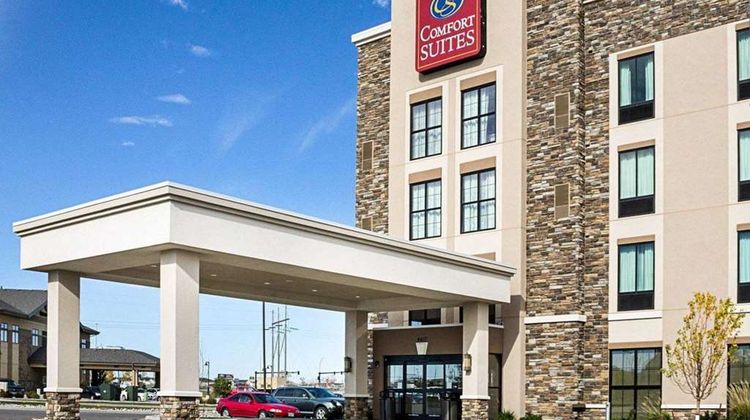 Comfort Suites Fargo Exterior