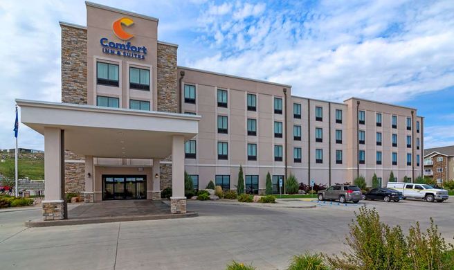 Comfort Inn & Suites, Mandan Exterior