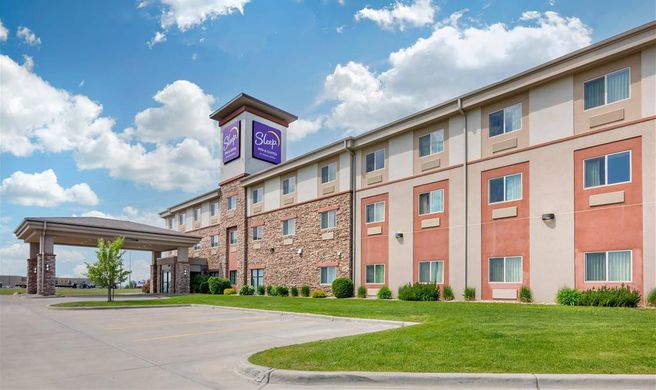 Sleep Inn and Suites Devils Lake Exterior