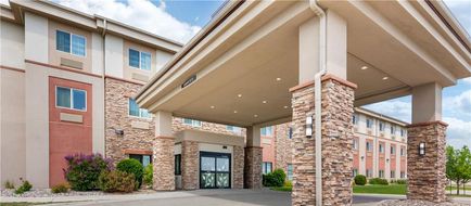 Sleep Inn and Suites Devils Lake Exterior