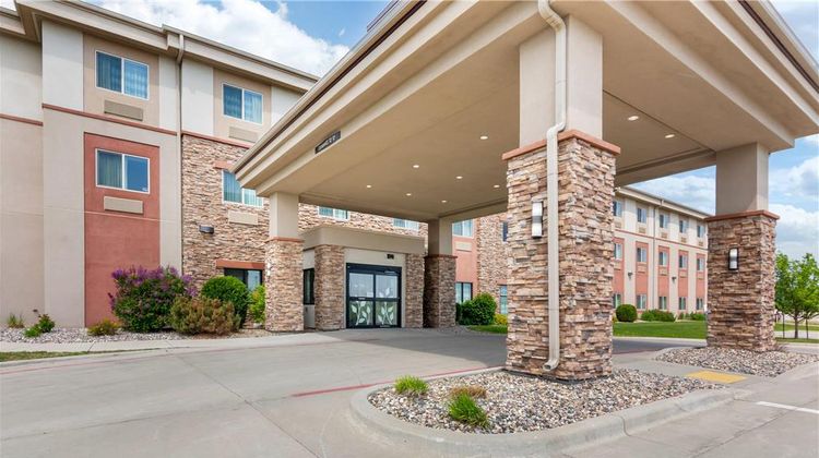 Sleep Inn and Suites Devils Lake Exterior