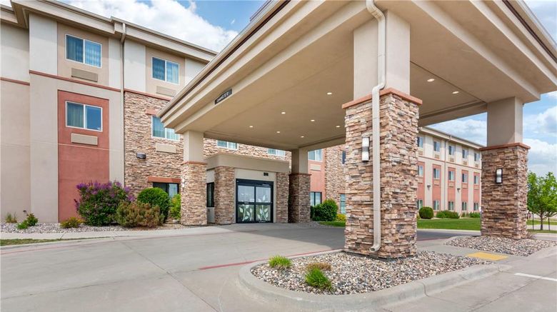 <b>Sleep Inn and Suites Devils Lake Exterior</b>. Images powered by <a href="https://iceportal.shijigroup.com/" title="IcePortal" target="_blank">IcePortal</a>.
