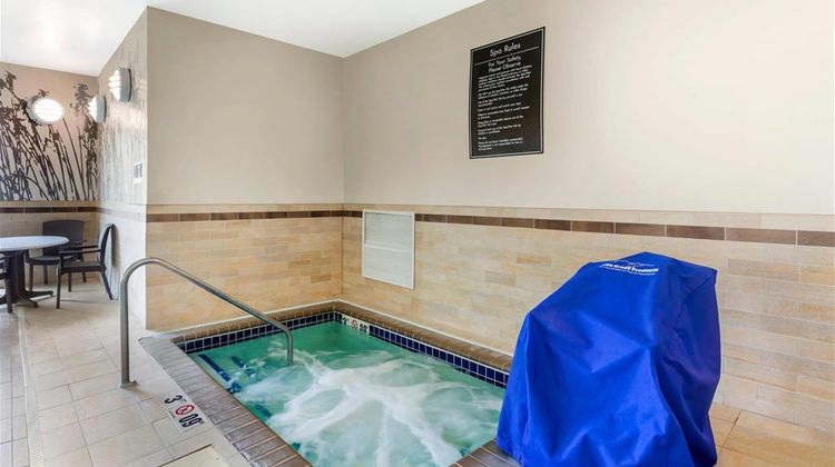 Sleep Inn and Suites Devils Lake Pool