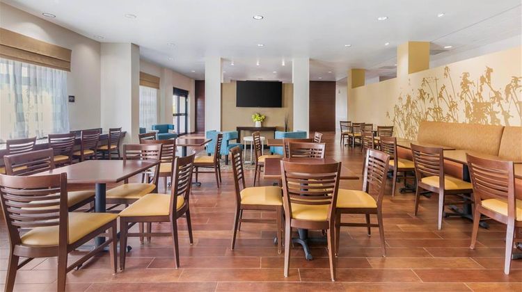 Sleep Inn and Suites Devils Lake Restaurant