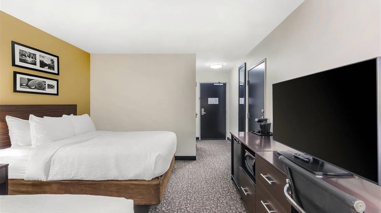 Sleep Inn and Suites Devils Lake Room