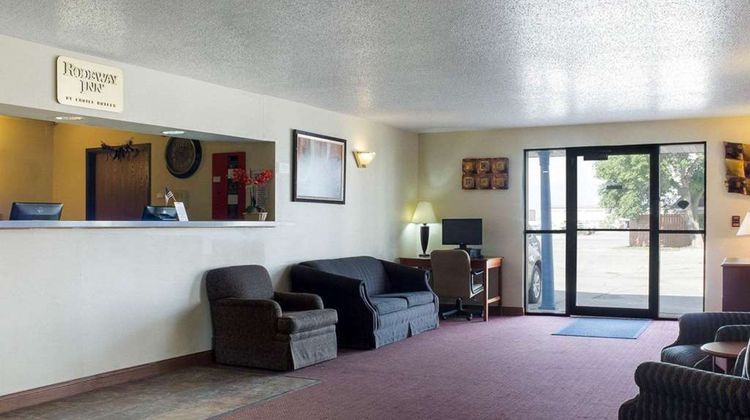 Rodeway Inn West Fargo Lobby