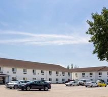 Rodeway Inn West Fargo Exterior