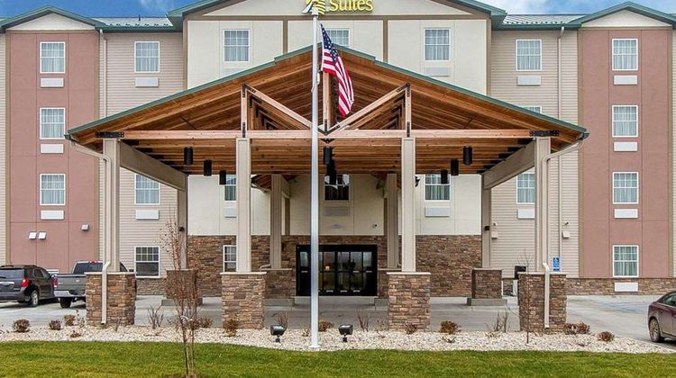 MainStay Suites Stanley Exterior