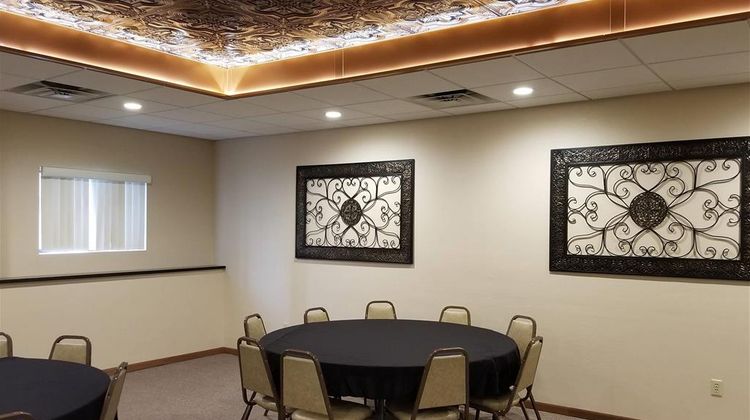 Econo Lodge Valley City Meeting