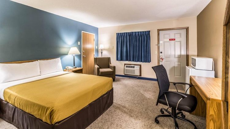 Econo Lodge Valley City Room