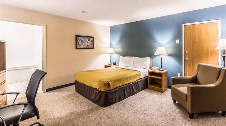 Econo Lodge Valley City Room