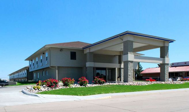 Econo Lodge Inn and Suites Kearney South Exterior