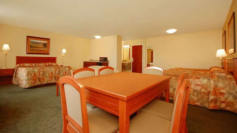 <b>Econo Lodge Inn and Suites Kearney South Suite</b>. Images powered by <a href="https://iceportal.shijigroup.com/" title="IcePortal" target="_blank">IcePortal</a>.