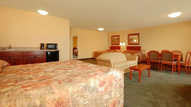 <b>Econo Lodge Inn and Suites Kearney South Suite</b>. Images powered by <a href="https://iceportal.shijigroup.com/" title="IcePortal" target="_blank">IcePortal</a>.