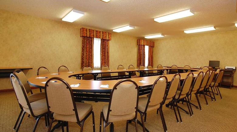 <b>Econo Lodge Inn and Suites Kearney South Meeting</b>. Images powered by <a href="https://iceportal.shijigroup.com/" title="IcePortal" target="_blank">IcePortal</a>.