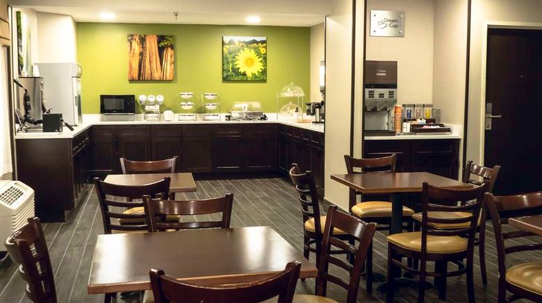 <b>Sleep Inn & Suites Airport Restaurant</b>. Images powered by <a href="https://iceportal.shijigroup.com/" title="IcePortal" target="_blank">IcePortal</a>.