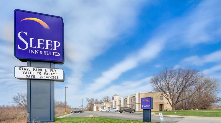Sleep Inn & Suites Airport Exterior