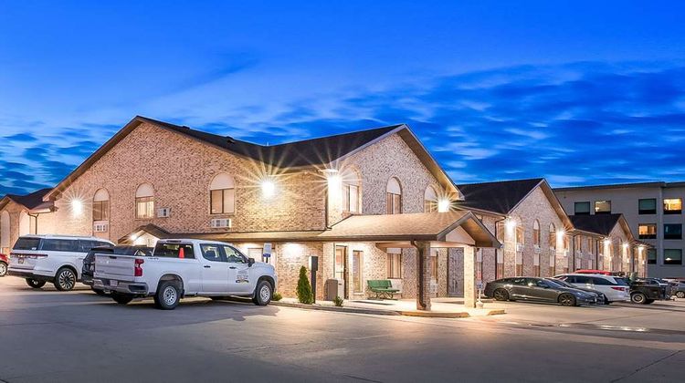 Quality Inn Exterior