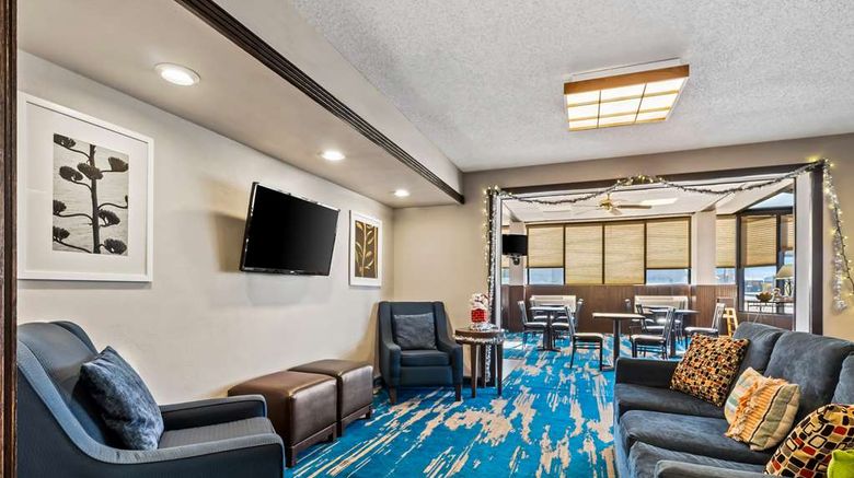 <b>Quality Inn Lobby</b>. Images powered by <a href="https://iceportal.shijigroup.com/" title="IcePortal" target="_blank">IcePortal</a>.