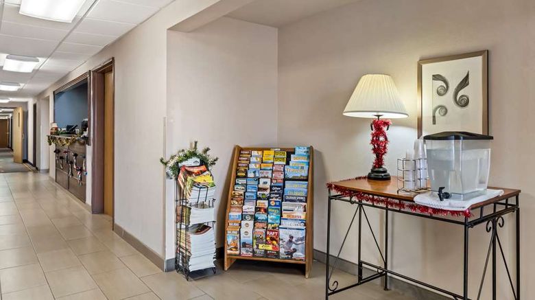 <b>Quality Inn Lobby</b>. Images powered by <a href="https://iceportal.shijigroup.com/" title="IcePortal" target="_blank">IcePortal</a>.