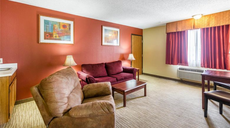 <b>Quality Inn Suite</b>. Images powered by <a href="https://iceportal.shijigroup.com/" title="IcePortal" target="_blank">IcePortal</a>.
