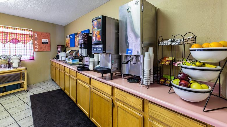 <b>Quality Inn Restaurant</b>. Images powered by <a href="https://iceportal.shijigroup.com/" title="IcePortal" target="_blank">IcePortal</a>.