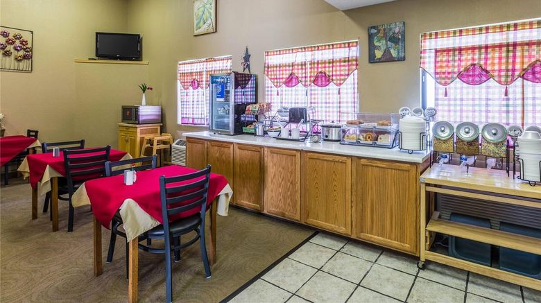 <b>Quality Inn Restaurant</b>. Images powered by <a href="https://iceportal.shijigroup.com/" title="IcePortal" target="_blank">IcePortal</a>.
