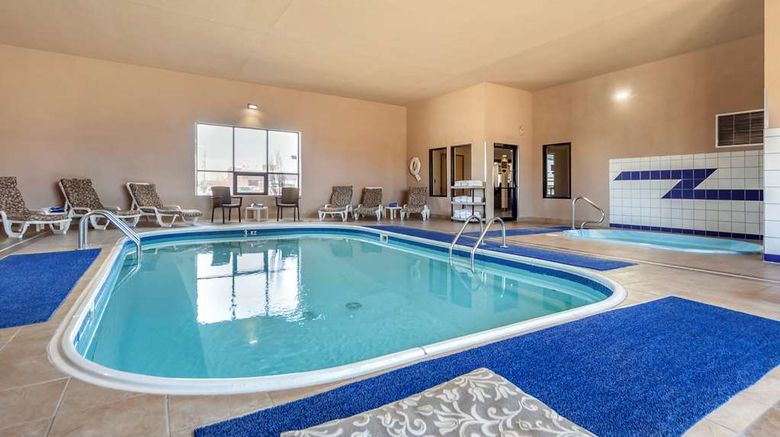 <b>Comfort Inn Grand Island Pool</b>. Images powered by <a href="https://iceportal.shijigroup.com/" title="IcePortal" target="_blank">IcePortal</a>.