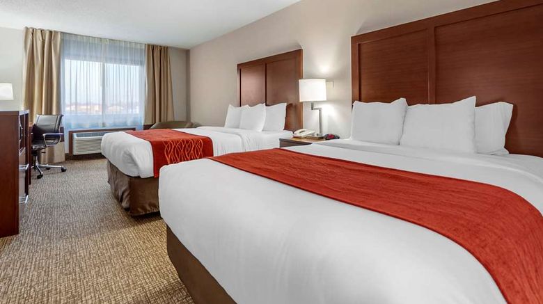 <b>Comfort Inn Grand Island Room</b>. Images powered by <a href="https://iceportal.shijigroup.com/" title="IcePortal" target="_blank">IcePortal</a>.