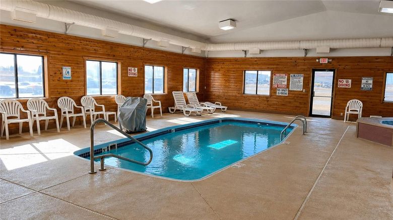 <b>Quality Inn York Pool</b>. Images powered by <a href="https://iceportal.shijigroup.com/" title="IcePortal" target="_blank">IcePortal</a>.