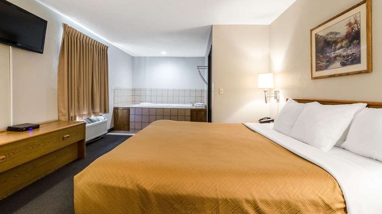 <b>Rodeway Inn Ainsworth Suite</b>. Images powered by <a href="https://iceportal.shijigroup.com/" title="IcePortal" target="_blank">IcePortal</a>.