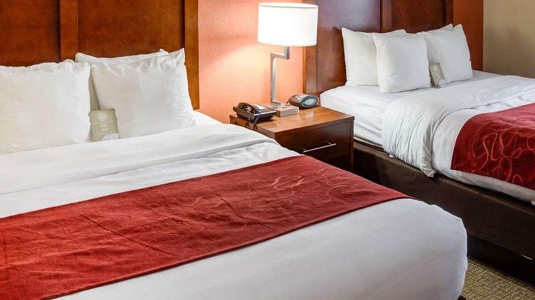 <b>Comfort Suites Omaha Suite</b>. Images powered by <a href="https://iceportal.shijigroup.com/" title="IcePortal" target="_blank">IcePortal</a>.