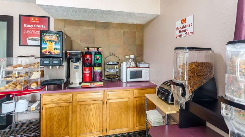 <b>Econo Lodge Restaurant</b>. Images powered by <a href="https://iceportal.shijigroup.com/" title="IcePortal" target="_blank">IcePortal</a>.