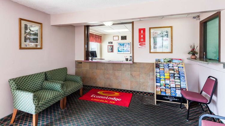 Econo Lodge Lobby