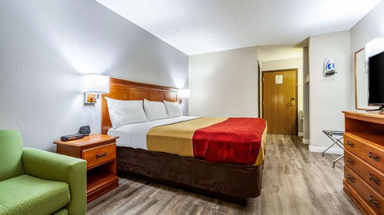 Econo Lodge Room