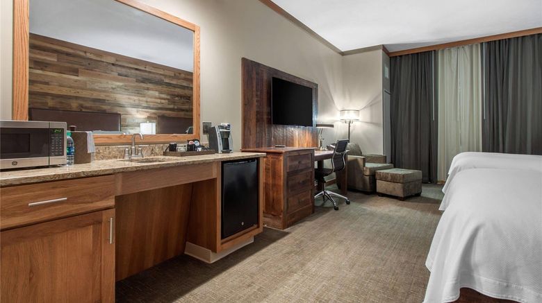 <b>Norfolk Lodge-Suites, Ascend Collection Room</b>. Images powered by <a href="https://iceportal.shijigroup.com/" title="IcePortal" target="_blank">IcePortal</a>.