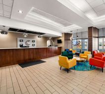 Comfort Inn & Suites Lobby