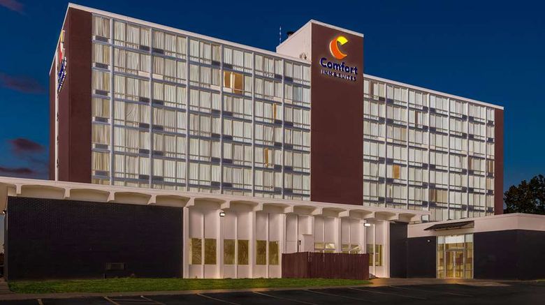 <b>Comfort Inn & Suites Exterior</b>. Images powered by <a href="https://iceportal.shijigroup.com/" title="IcePortal" target="_blank">IcePortal</a>.