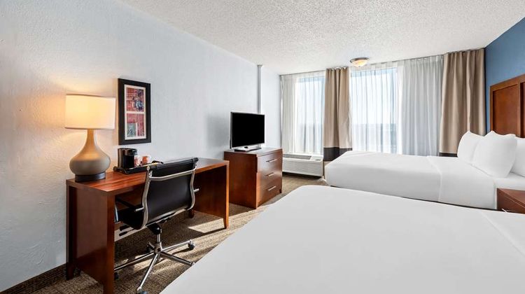 Comfort Inn & Suites Room