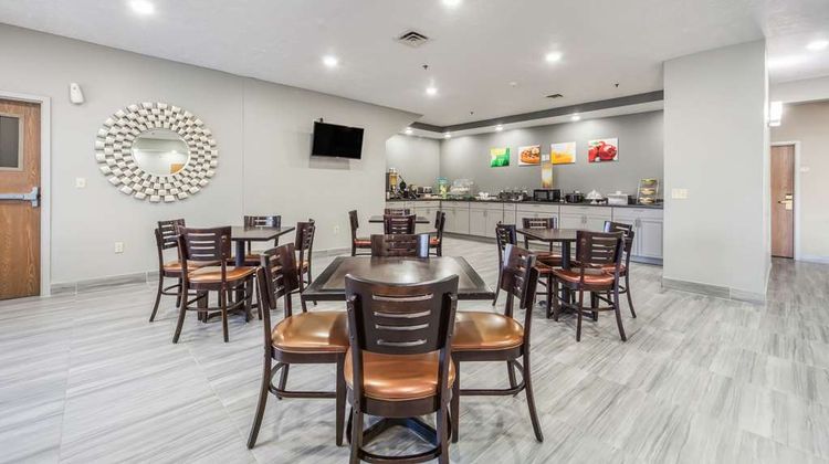Quality Inn and Suites Omaha Chalco Restaurant