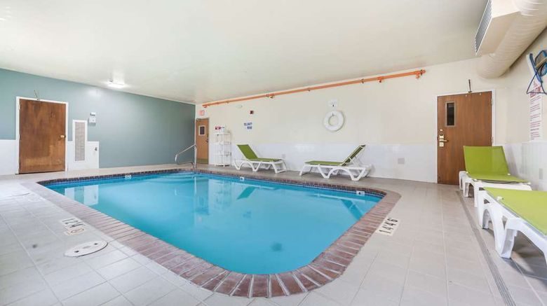 <b>Quality Inn and Suites Omaha Chalco Pool</b>. Images powered by <a href="https://iceportal.shijigroup.com/" title="IcePortal" target="_blank">IcePortal</a>.