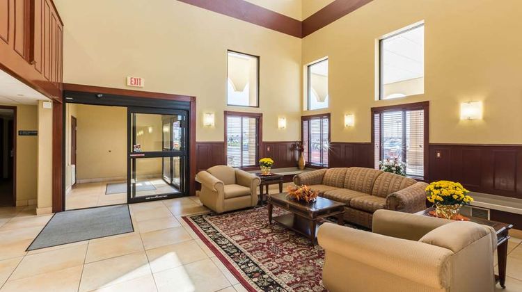 Rodeway Inn and Suites Norfolk Lobby