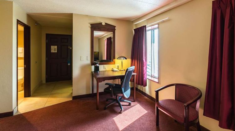 Rodeway Inn and Suites Norfolk Room