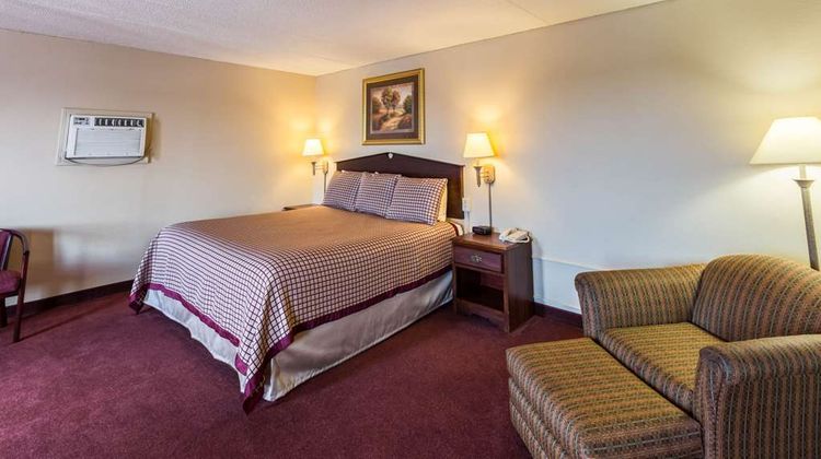 Rodeway Inn and Suites Norfolk Room