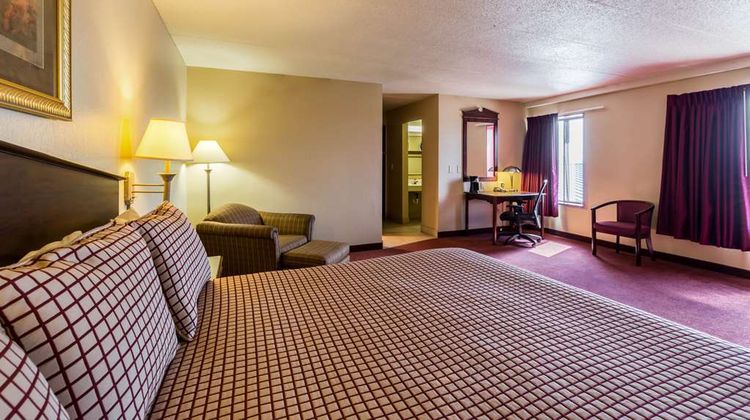 Rodeway Inn and Suites Norfolk Room