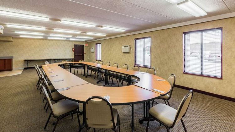 Rodeway Inn and Suites Norfolk Meeting