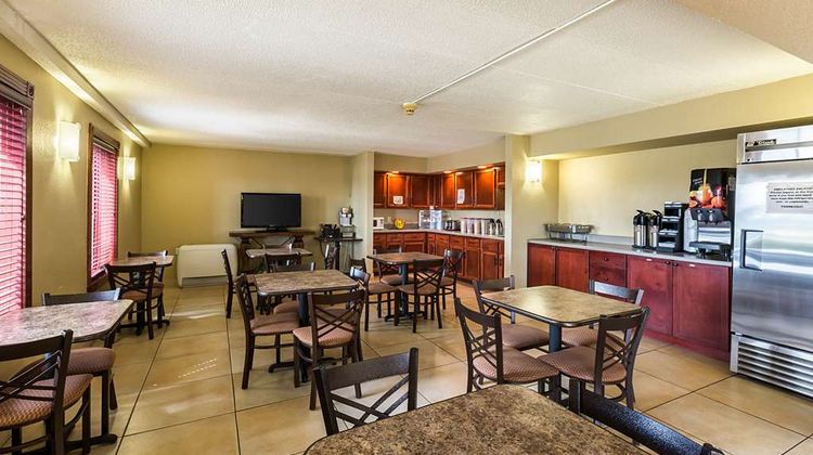 Rodeway Inn and Suites Norfolk Restaurant