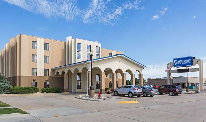 Rodeway Inn and Suites Norfolk Exterior