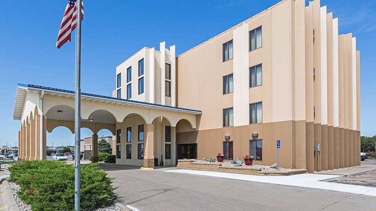 Rodeway Inn and Suites Norfolk Exterior