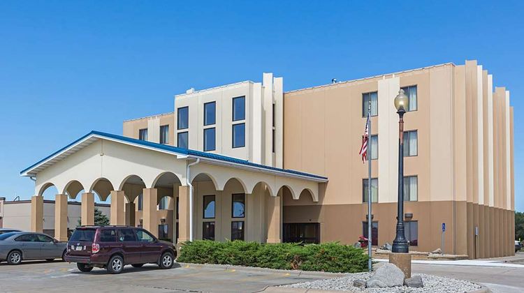 Rodeway Inn and Suites Norfolk Exterior